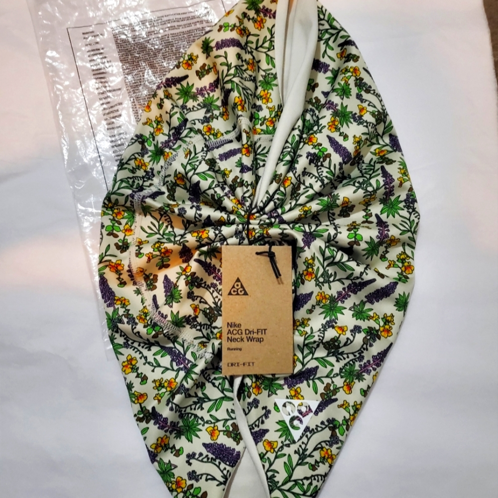 Nike Lab ACG Reversible Neck Wrap SNOWGRASS